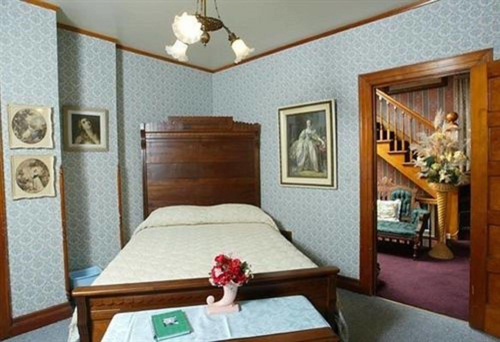 Oakenwald Terrace Hotel Chatfield Kamer foto